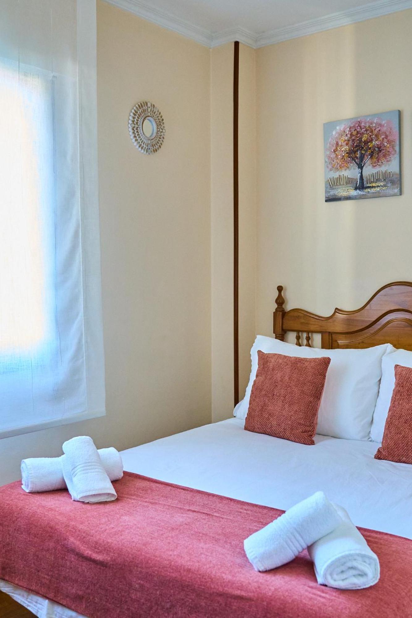 Terraza, 20min Playas, Lavadora & Secadora, X2 Parking Apartment